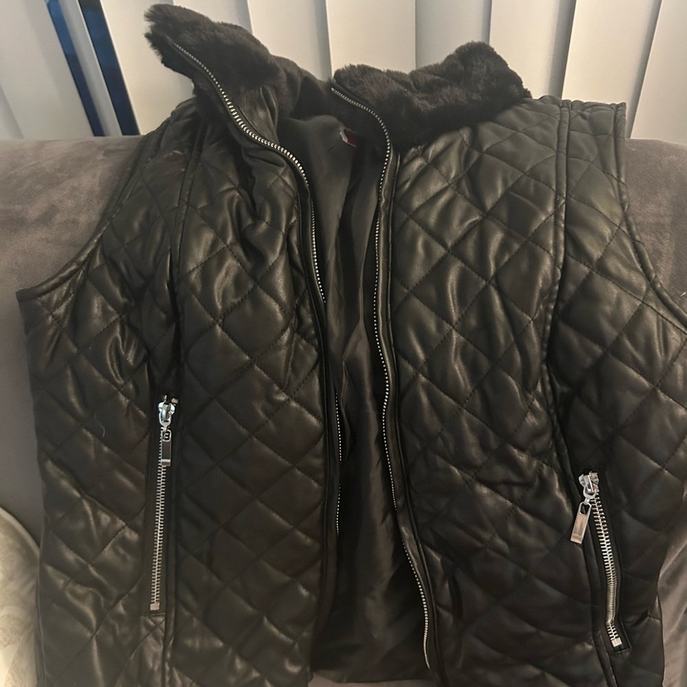 Guess Black Quilted Vest with Fur Collar